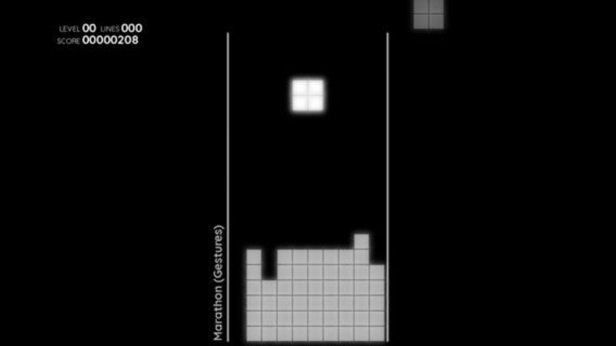Um dos muitos jogos de Tetris, Falling Lightblocks, uma versão minimalista em preto e cinza do Tetris.