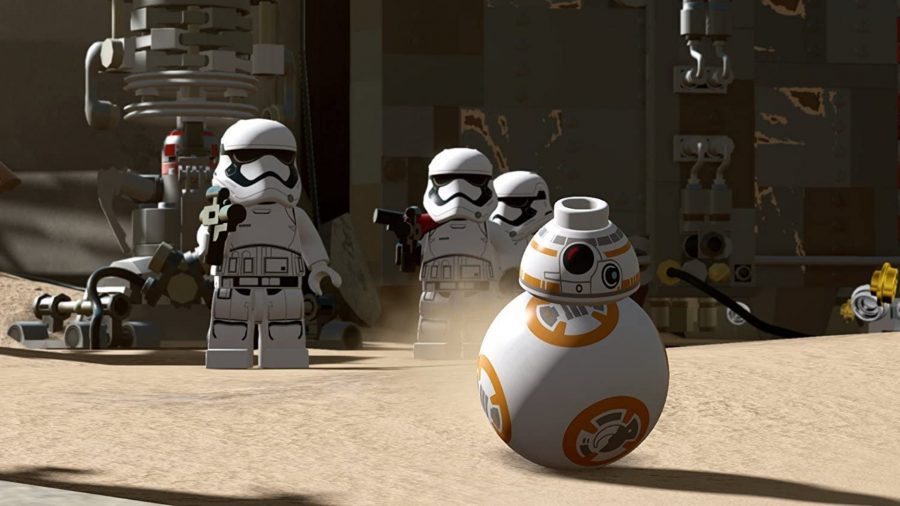 melhores-star-wars-jogos-lego-force-wakens BB8 com duas tropas de assalto Lego atrás dele