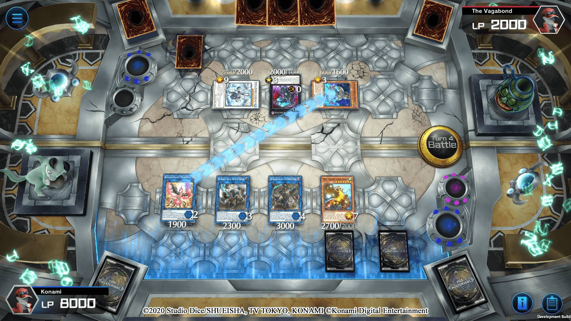 Um jogo de Yu-Gi-Oh está sendo jogado 