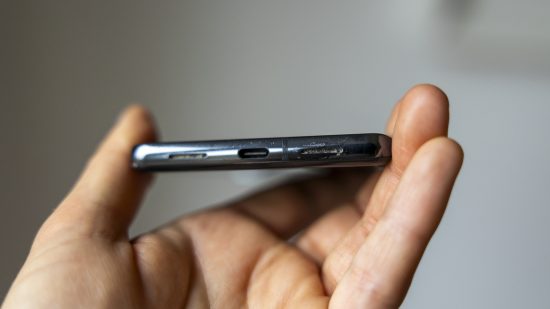 A parte inferior do Google Pixel 7 Pro