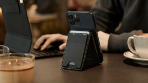 Revisão da carteira ESR Halolock Power Bank - energia portátil no seu bolso