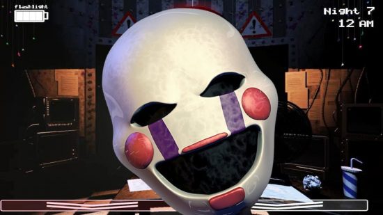 FNAF Puppet: Uma captura de tela do jumpscare Puppet da Noite 7 de FNAF 2.