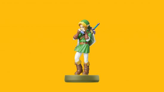 ocarina-of-time-link (6) Ocarina of Time Link: uma imagem mostra o amiibo Ocarina of Time Link contra um fundo amarelo