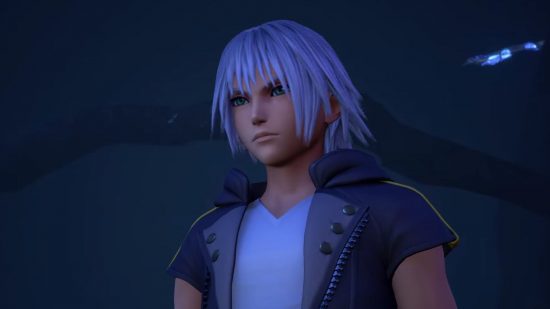 Kingdom Hearts Riku Kingdom Hearts Riku com cabelos grisalhos lisos e uma expressão solene