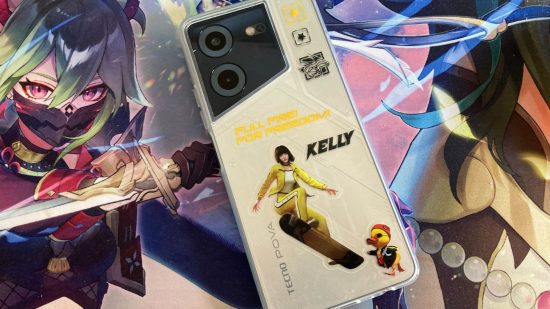 tecno pova 5 revisão da edição especial do free fire 3 Revisão do Tecno Pova 5 Free Fire Special Edition: Uma foto de uma capa de telefone transparente personalizada com adesivos Kelly Free Fire em um mousemat Genshin Impact