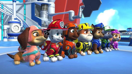 Jogos de bombeiro: O elenco completo de filhotes do filme Paw Patrol em pé em uma fila