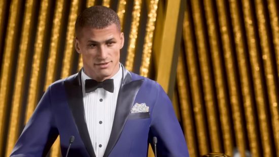 Cabeçalho do modo carreira do FC 24 mostrando um homem de terno e gravata borboleta contra um fundo dourado.  Eles têm cabelo raspado.