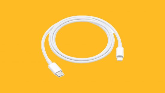 O melhor cabeçalho do cabo de carregamento do iPhone mostrando um cabo de carregamento branco em um fundo amarelo manga, envolto em loops com suas extremidades USB-C e Lightning para fora.