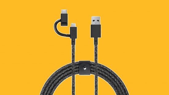 Melhor cabeçalho do cabo de carregamento do iPhone mostrando um laço trançado preto de um chapéu de cabo na parte inferior com duas extremidades do cabo acima, tudo em um fundo amarelo manga.