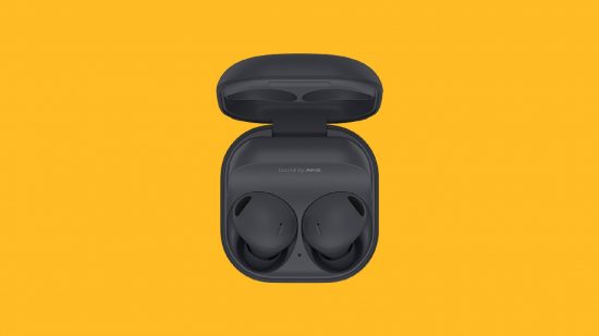 Os melhores fones de ouvido para iPhone:Os fones de ouvido Samsung Galaxy Buds 2 Pro aparecem contra um fundo amarelo