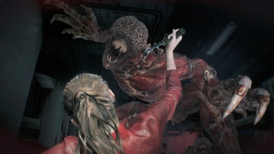 resident-evil-licker-1 Um Licker de Resident Evil atacando Claire Redfield enquanto ela usa uma faca para se defender