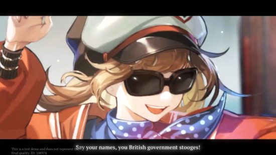 Captura de tela reversa de 1999 mostrando uma mulher com óculos escuros, cabelo loiro, chapéu de capitão e casaco vermelho.