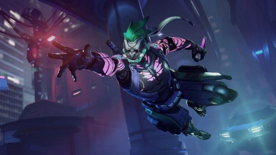 Lista de níveis Overwatch 2 – Captura de tela de Genji em uma das novas skins míticas de Overwatch 2 com estilo de demônio cibernético