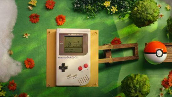 o que é Pokémon (3) O que é Pokémon: um Game Boy é mostrado com Pokémon sendo jogado na tela