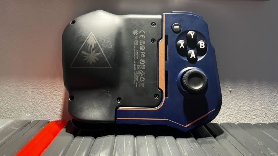 Turtle-beach-atom-controller-2 Controlador Turtle Beach Atom encaixado em seu estado compacto