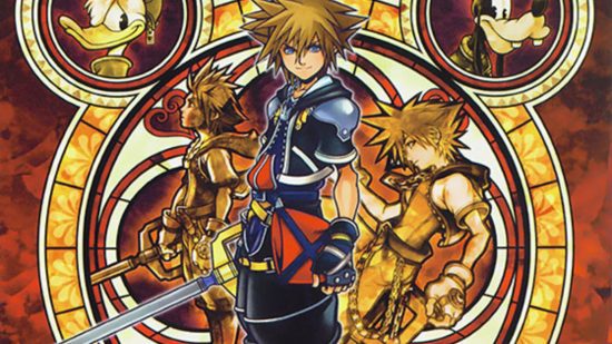 Sora de Kingdom Hearts estava no meio de um tondo de arte de personagens.  ele é um menino com cabelo castanho espetado, roupa de fantasia vermelha e preta, empunhando uma grande chave como uma espada.