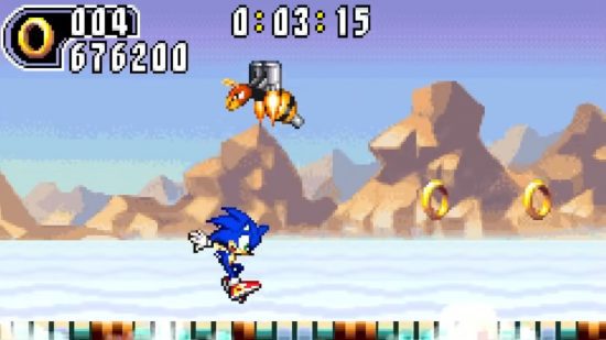 Captura de tela do Sonic correndo para longe de uma abelha no Sonic Advance 2 para a lista dos melhores jogos GBA