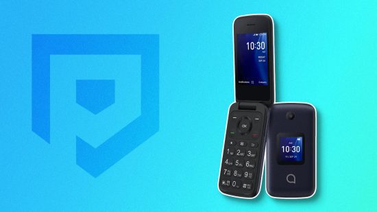melhores telefones flip alcatel Os melhores telefones flip – o Alcatel Go Flip 4 contra um fundo azul com o logotipo Pocket Tactics